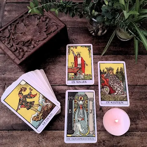 tarotcursus, foto van tarotkaarten leren leggen